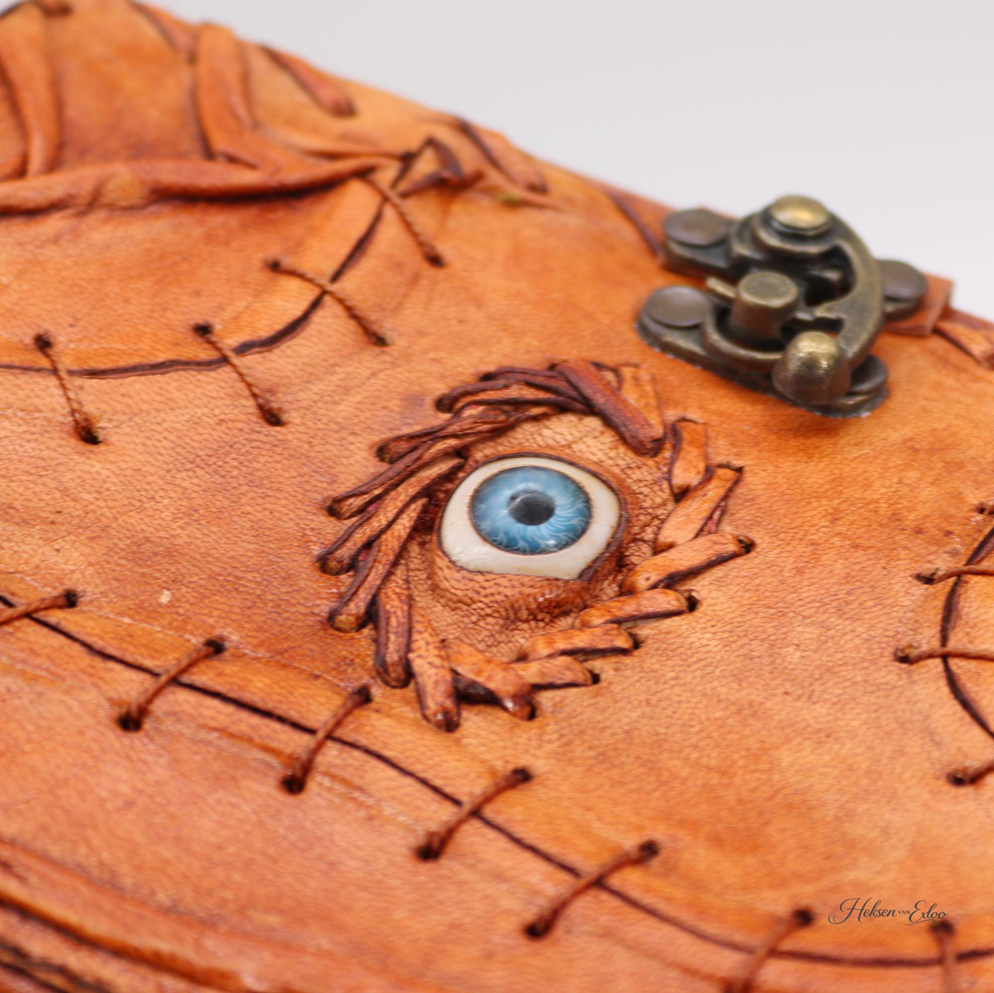 Lichtbruin Book Of Shadows – Grimoire met het Wakend Oog 4 - Afbeelding 3